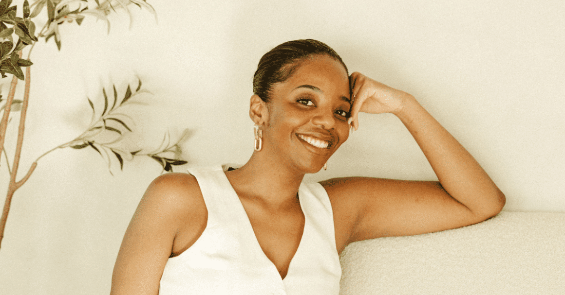 Nurse and health writer Arlene Ambrose chats joins host Ashley Cisneros Mejia on The Talk Freelance To Me Podcast to chat about stress management for freelancers.