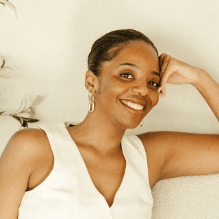 Nurse and health writer Arlene Ambrose chats joins host Ashley Cisneros Mejia on The Talk Freelance To Me Podcast to chat about stress management for freelancers.