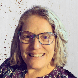 Melanie Padgett Powers discusses freelance solo business retreats and avoiding burnout on The Talk Freelance To Me Podcast.