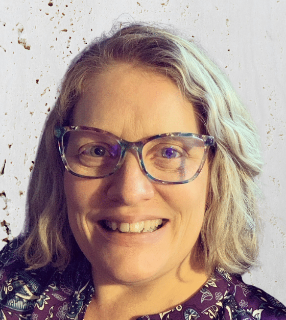 Melanie Padgett Powers discusses freelance solo business retreats and avoiding burnout on The Talk Freelance To Me Podcast.